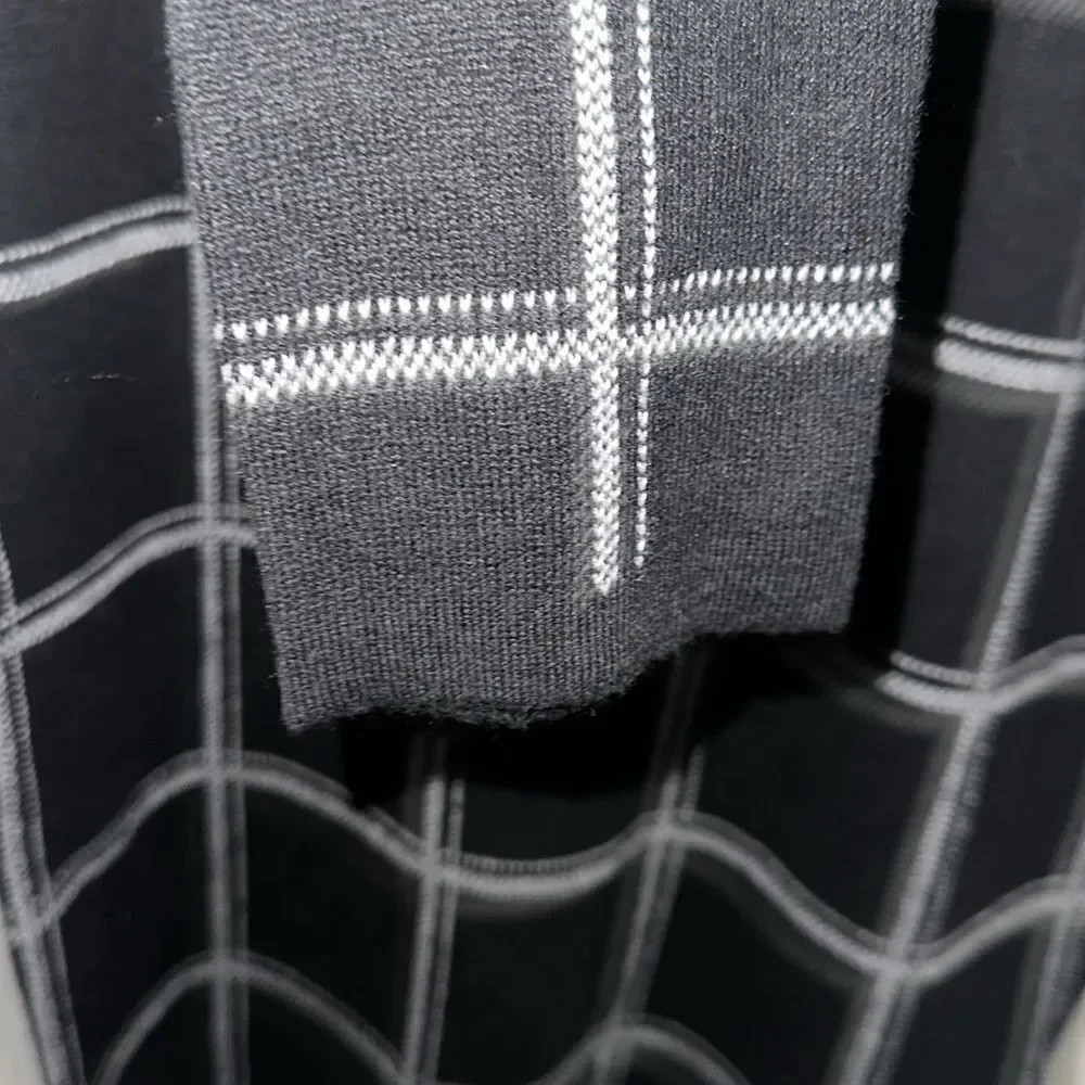Cynthia Rowley M Black White Window Plane Plaid Long Sleeve Crew Sweater Dress